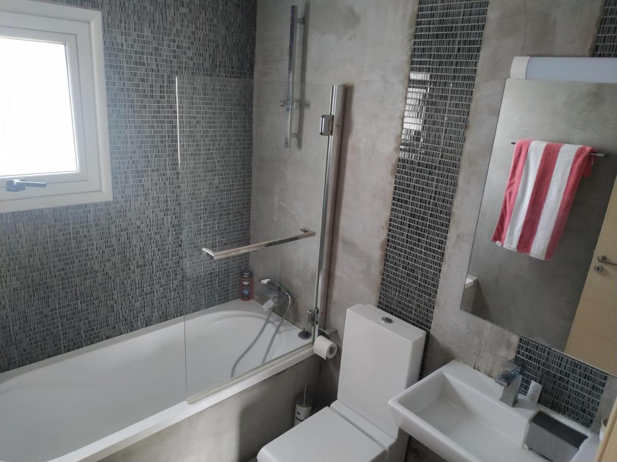 Modern Suite, Xl Balcony, Parking Нікосія Екстер'єр фото